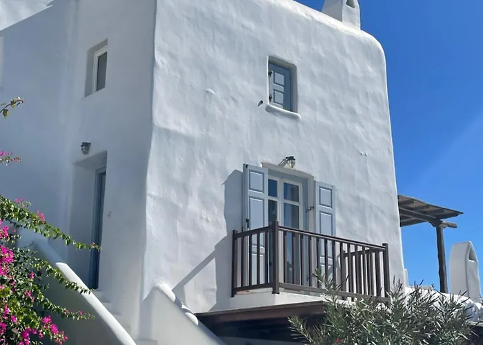 Cozy Cycladic , Close To