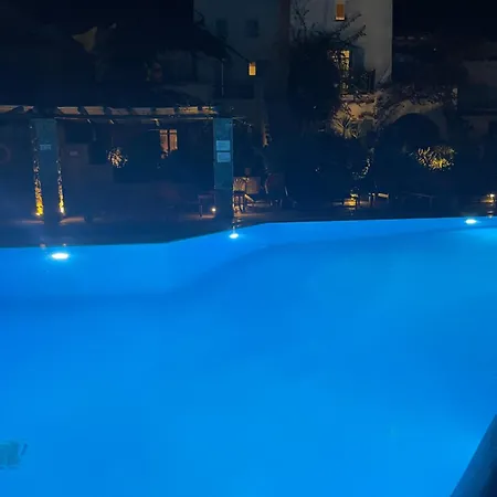 Cozy Cycladic , Close To