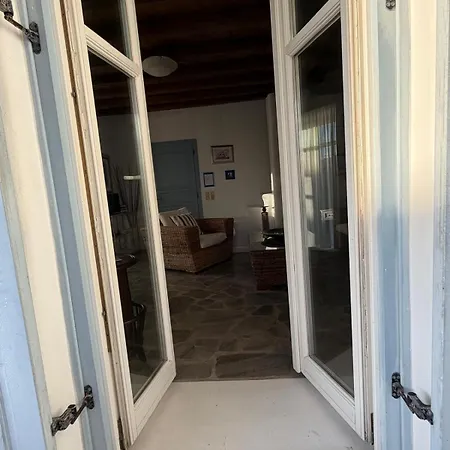 Cozy Cycladic , Close To Ferienhaus *